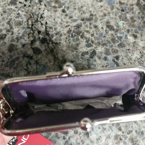 Bird lover's will flock to this change purse! - Picture 3 of 4